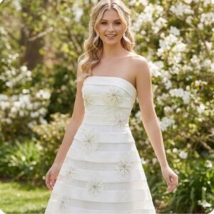 Galina by David’s Bridal Ivory Strapless Tiered Floral Applique  Women’s 4